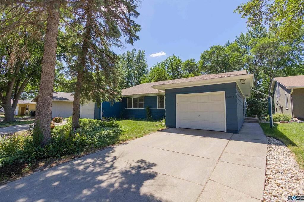 Blue House 2 Villa Sioux Falls Exterior photo